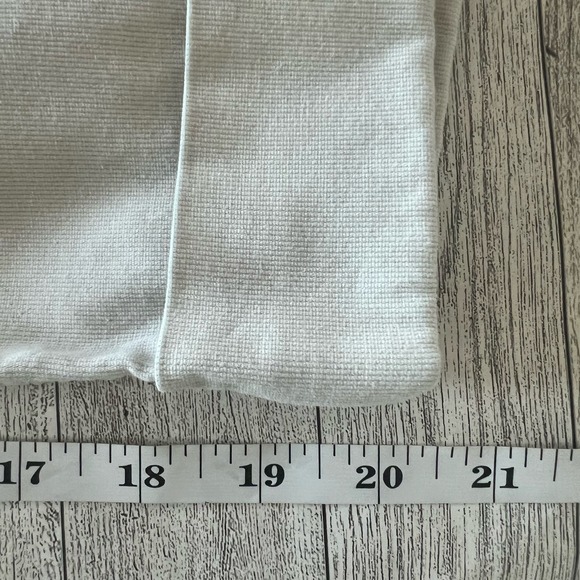 Chico’s Capri Pants micro corduroy women’s size 2 (12) Tan   *tiny flaw - Picture 10 of 11